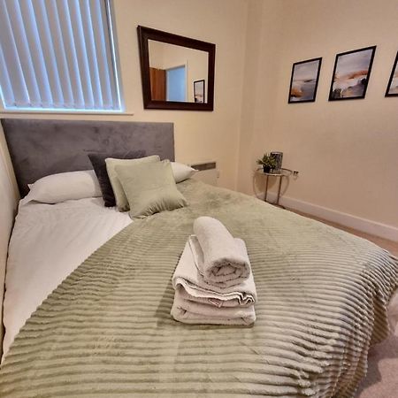 2 Bedroom - City Centre Location - Perfect For Family'S Bradford  Exterior foto